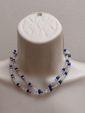 Vtg Blue Clear Silver Tone Single Strand Bead Necklace With Screw Barrel Clasp